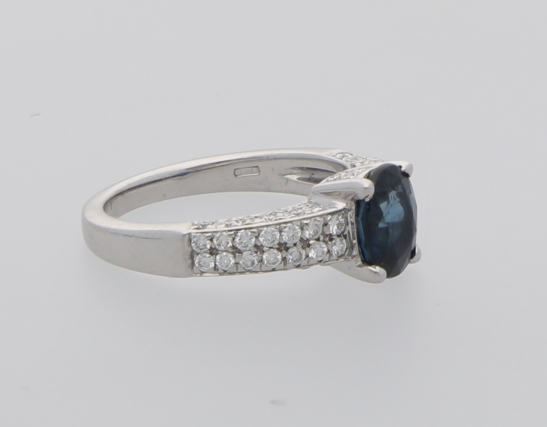 Saphir-Diamant-Ring